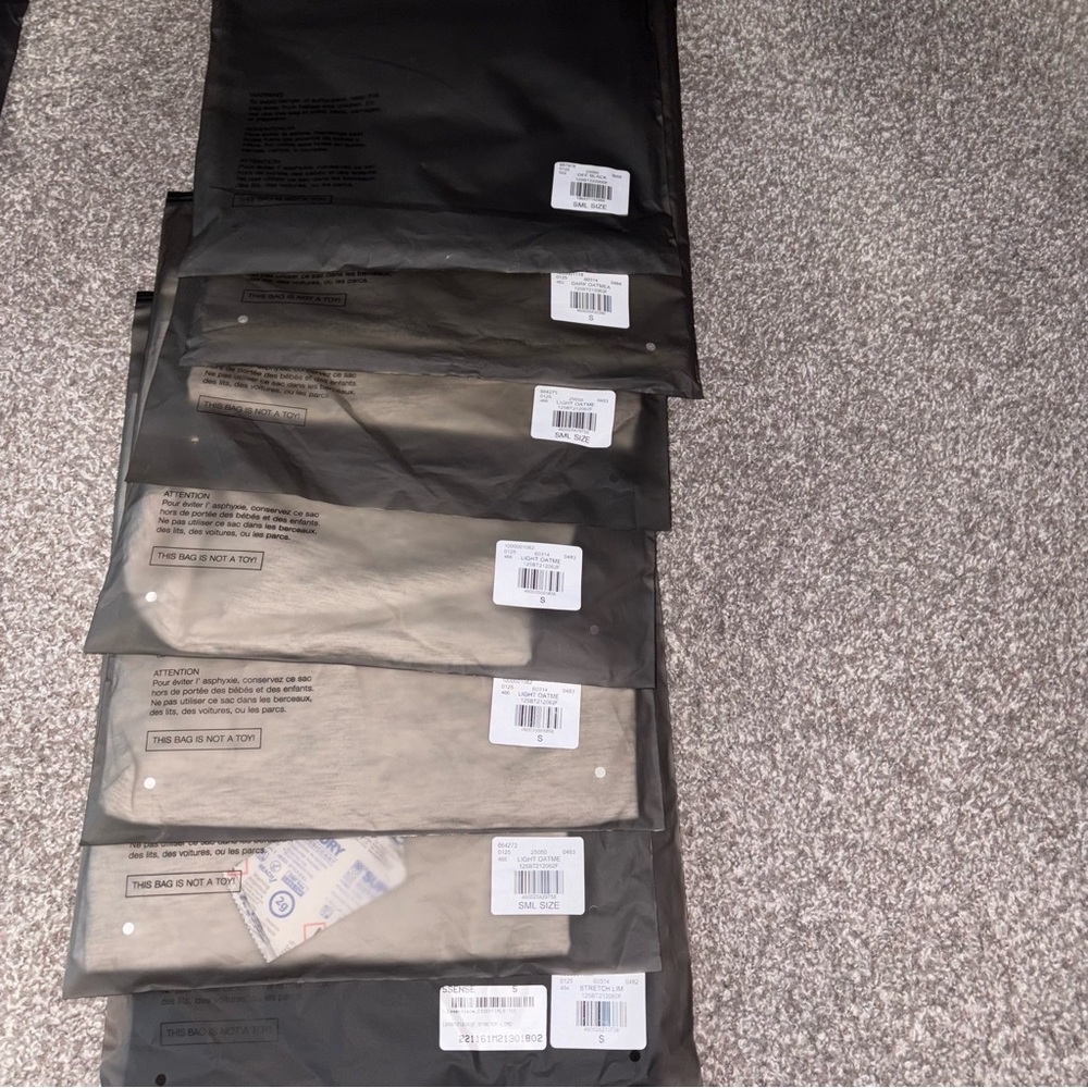 5 Essentials FOG Fear Of God Pieces ( Shirts & Shorts ) NWT